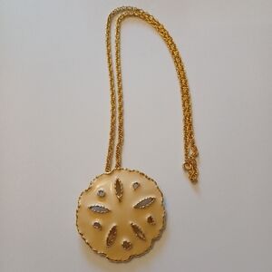 Vintage Cream Pastel Yellow Enamel Sand Dollar Gold Tone Nautical Necklace